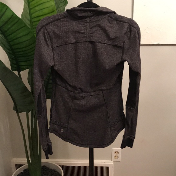 Lululemon pullover - Picture 3 of 4